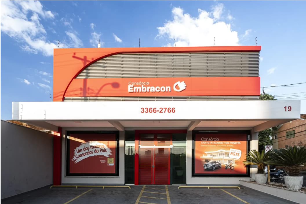 Fachada de uma loja Embracon