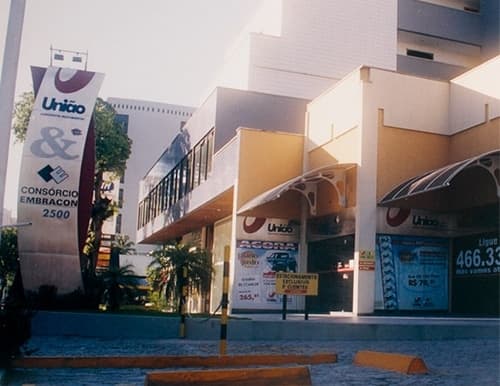 Fachada da unidade Embracon na região nordeste do Brasil inaugurada em 2001