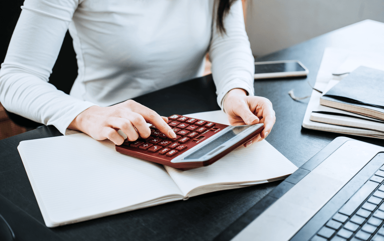 Posso adiantar parcelas do consórcio com o 13º?